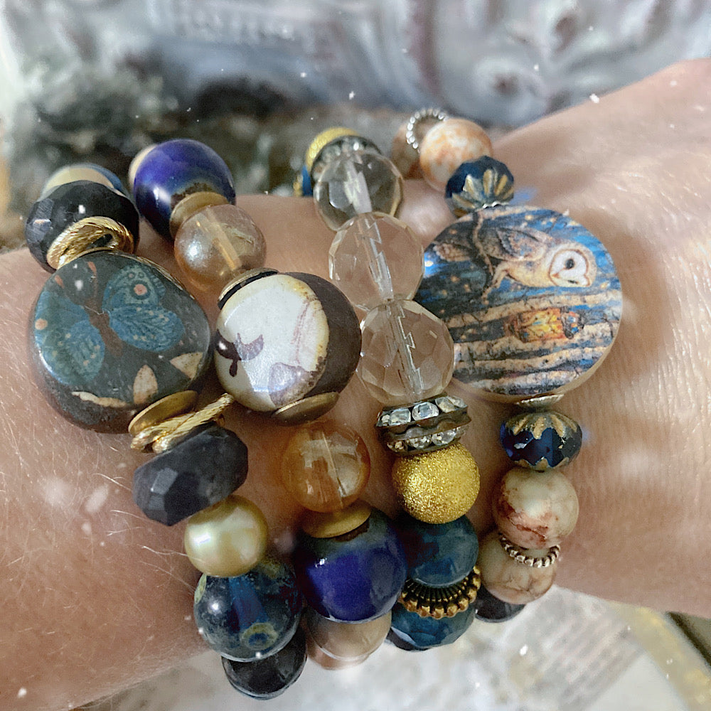 Women’s Winter Owl Spirit Animal Mystical Lantern Stretch Bracelet