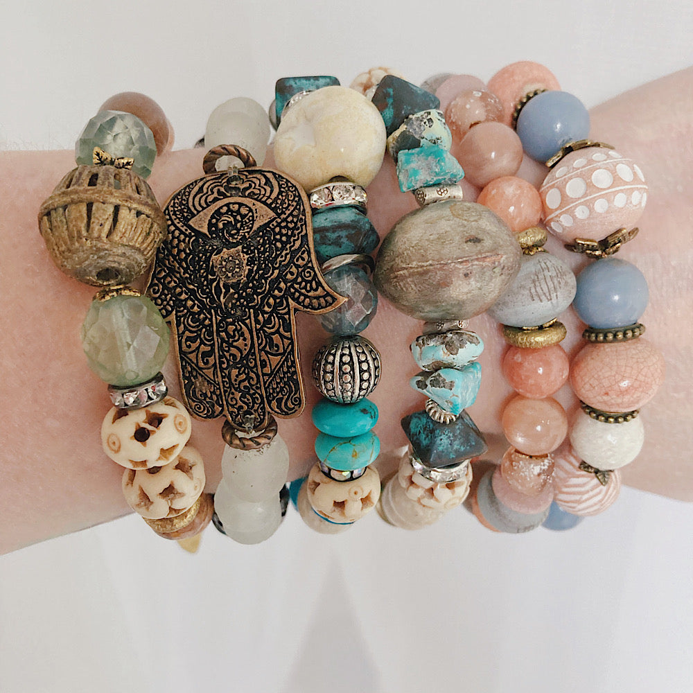 Pulsera elástica de piedras preciosas bohemias para mujer