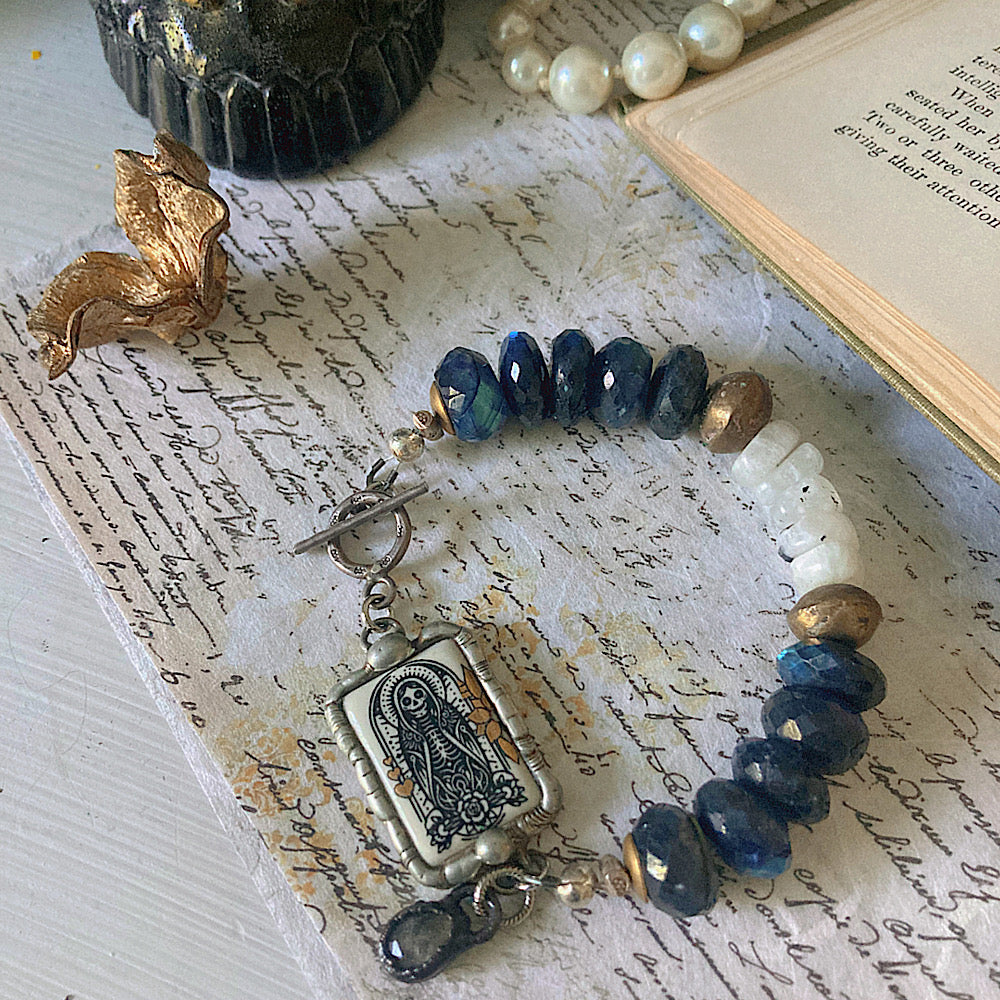 Women’s Enamel Santa Muerte Talisman Sugar Skull Mystical Gothic Skull Labradorite Clasp Bracelet