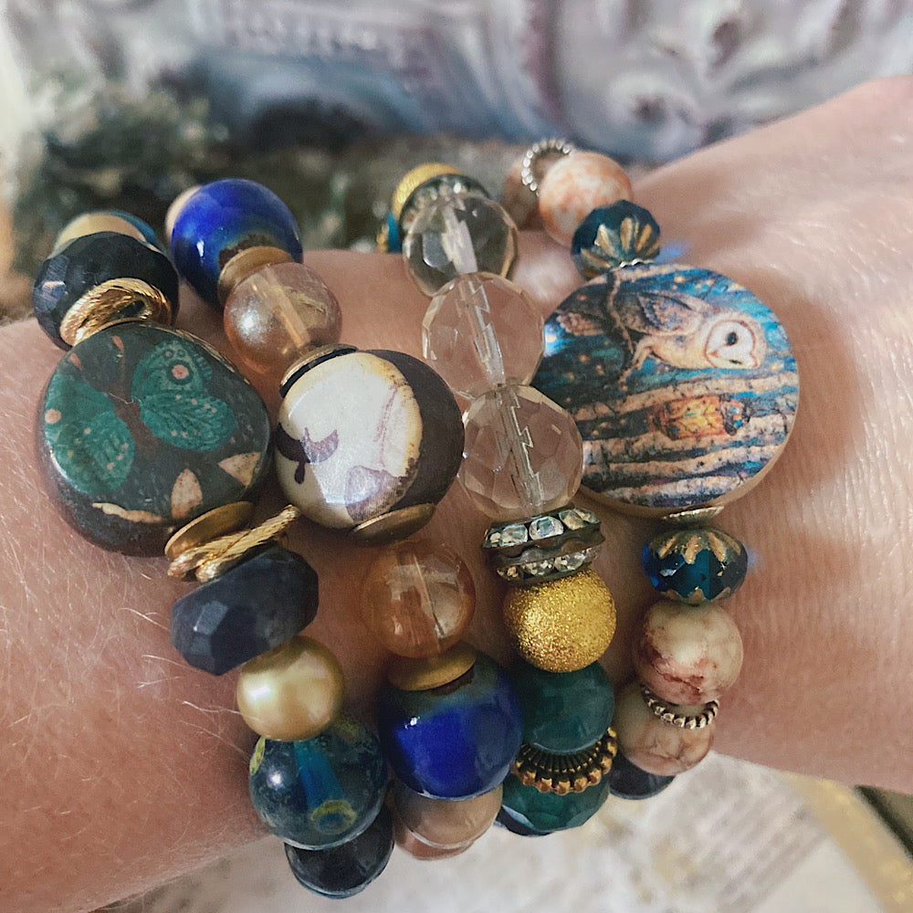 Women’s Winter Owl Spirit Animal Mystical Lantern Stretch Bracelet