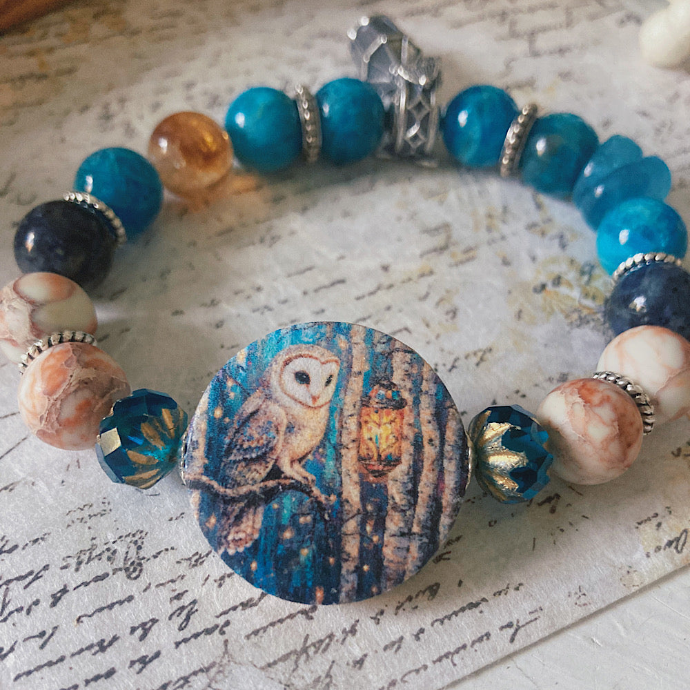 Women’s Winter Owl Spirit Animal Mystical Lantern Stretch Bracelet