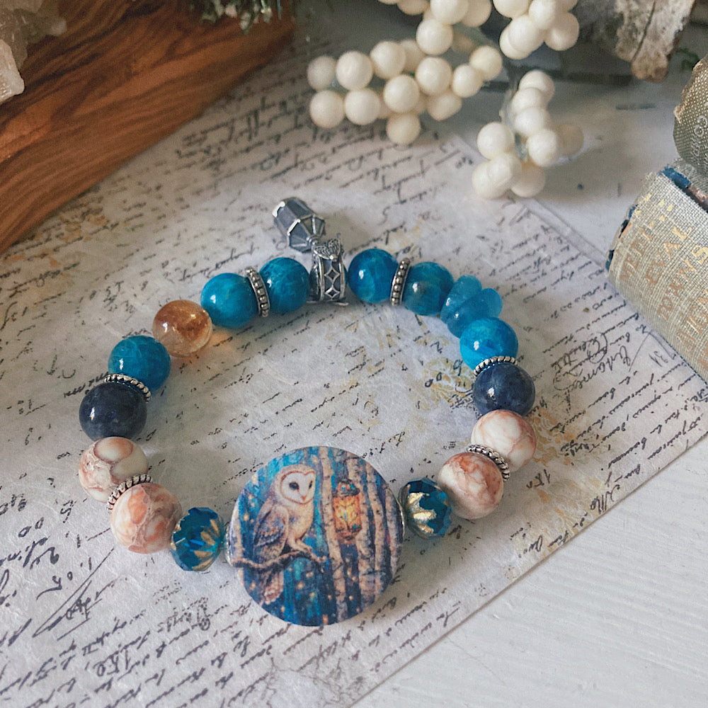 Women’s Winter Owl Spirit Animal Mystical Lantern Stretch Bracelet