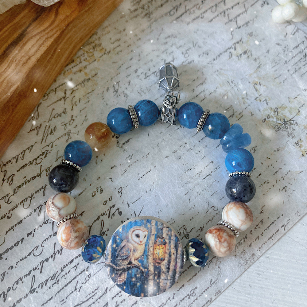 Women’s Winter Owl Spirit Animal Mystical Lantern Stretch Bracelet