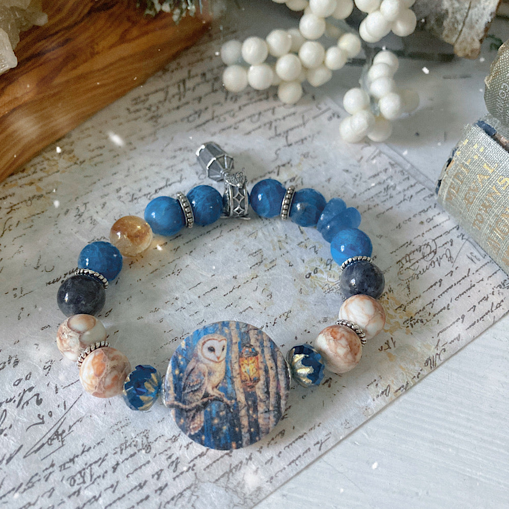 Women’s Winter Owl Spirit Animal Mystical Lantern Stretch Bracelet