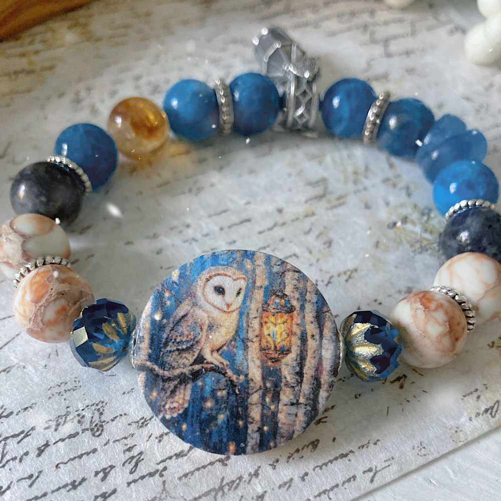 Women’s Winter Owl Spirit Animal Mystical Lantern Stretch Bracelet