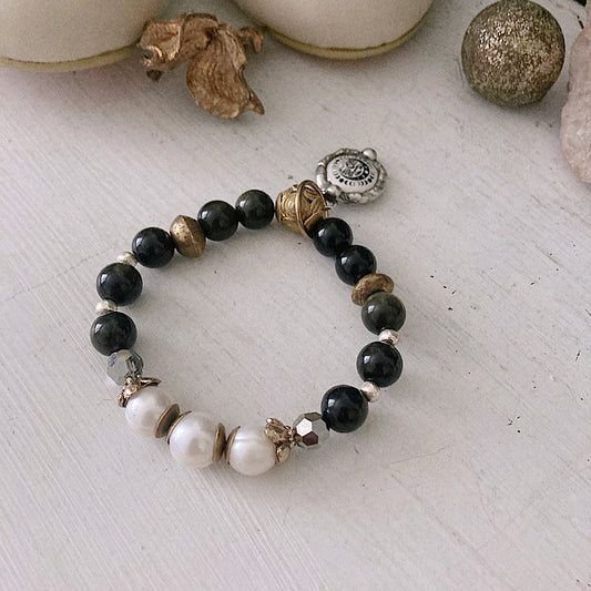 Women’s Pearl Mystical Enamel Amulet Stretch Bracelet