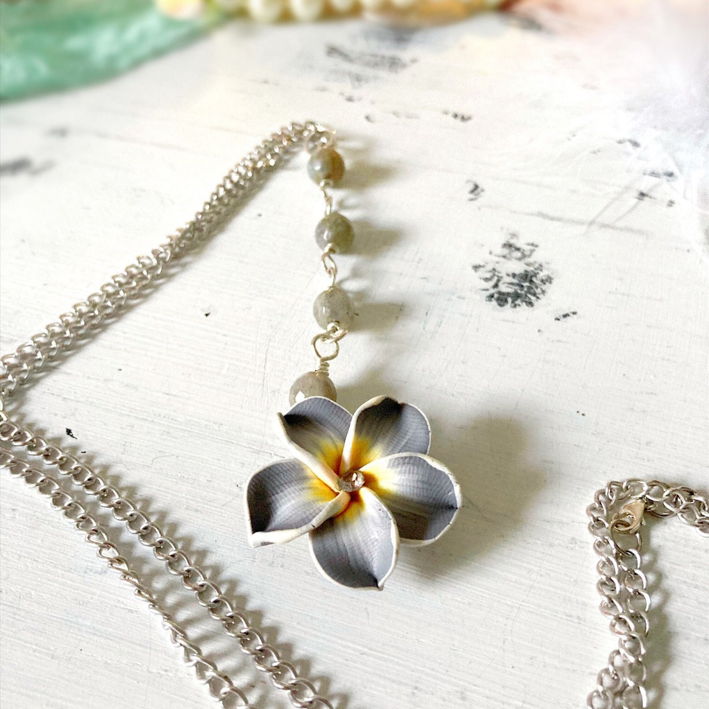 Collier chaîne Plumeria BohoGlam pour femme