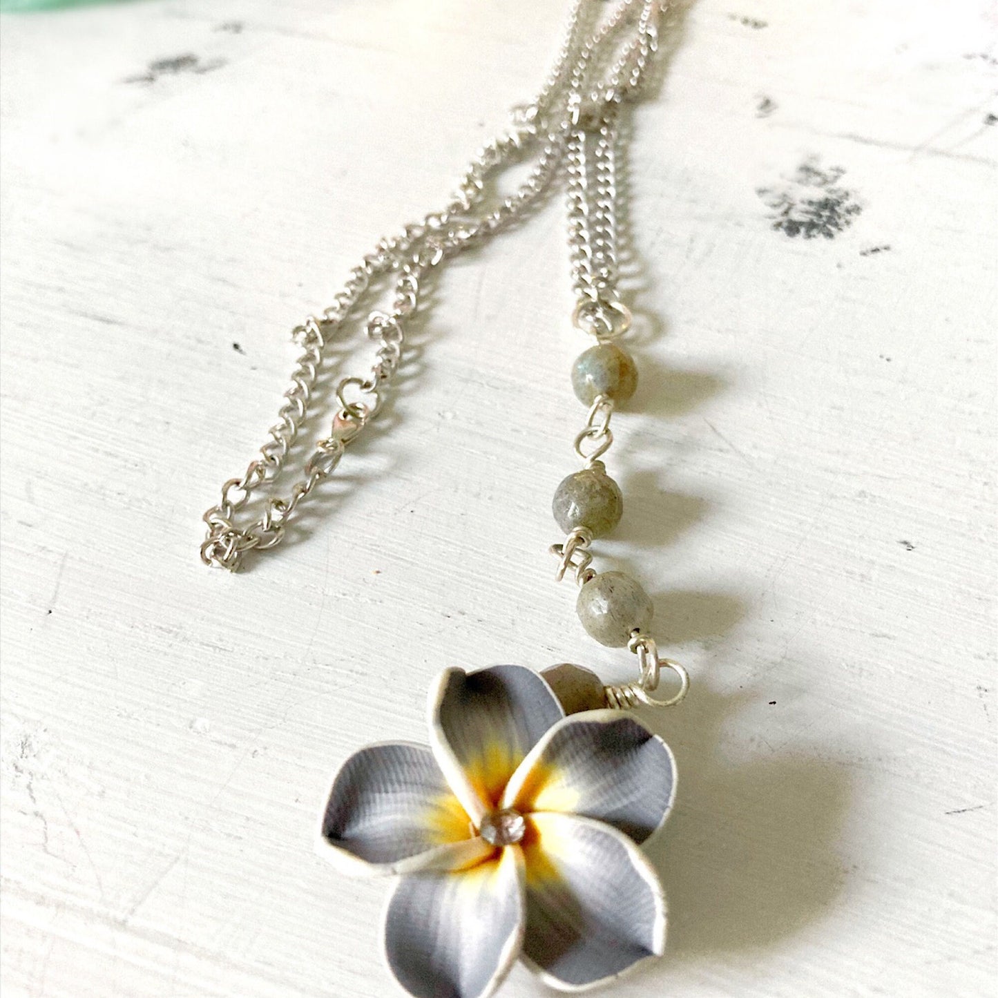 Collier chaîne Plumeria BohoGlam pour femme