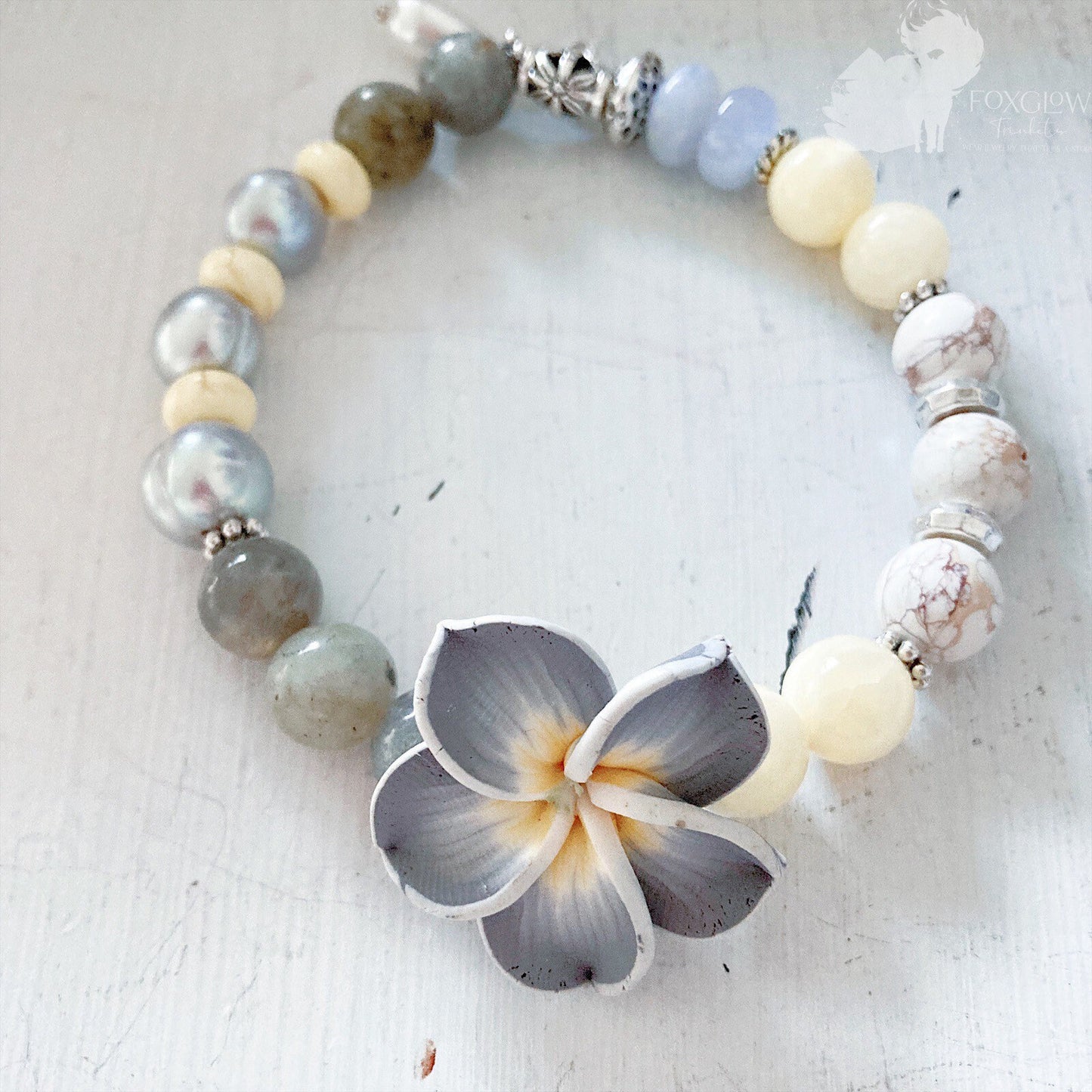 Bracelet extensible Plumeria Boho-Chic